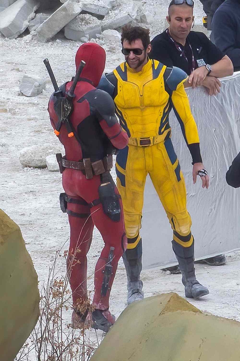 1000x1500 Ryan Reynolds, Hugh Jackman Tease, Phone