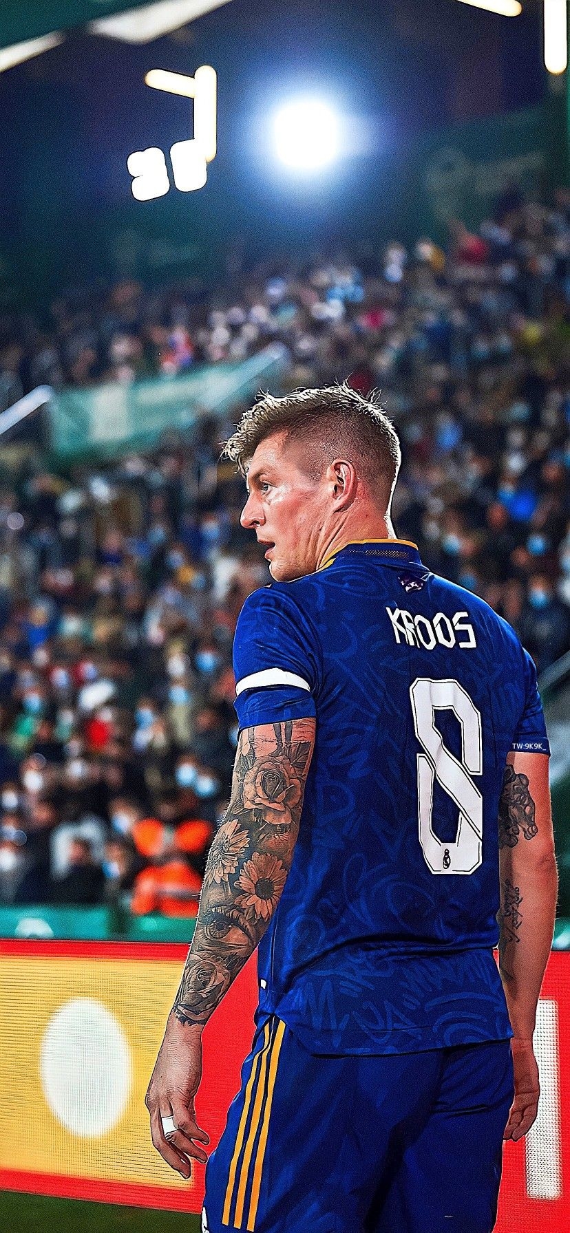 830x1800 Toni Kroos wallpaper. Imagens de futebol, Jogadores de futebol, Futebol fotos, Phone