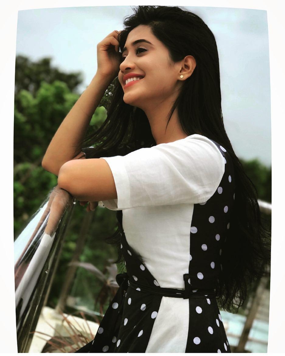 940x1180 Shivangi Joshi Cute HD Wallpaper & 1080p HD Image. AboutFeed, Phone