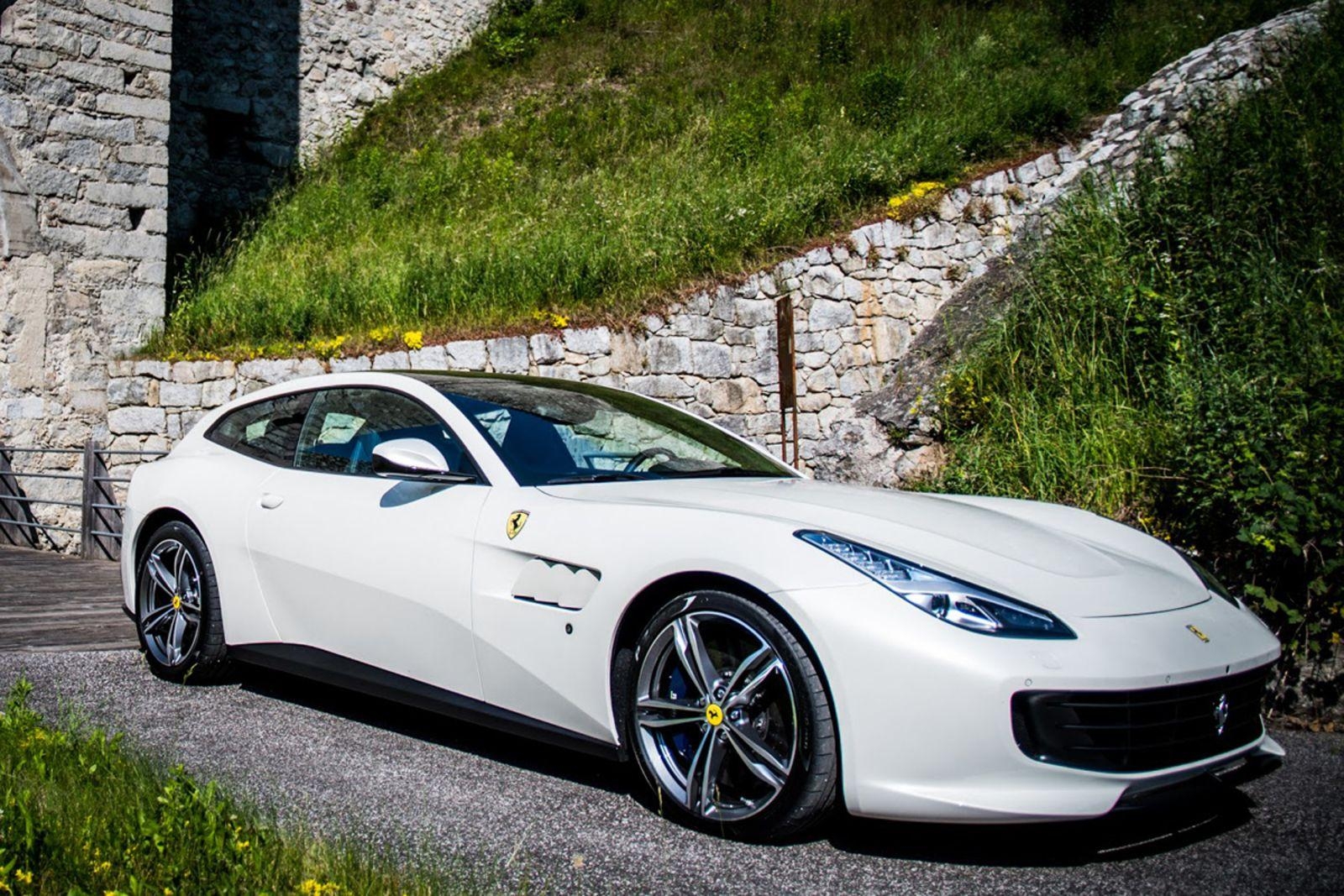 1600x1070 Test Drive: Ferrari GTC4Lusso, Desktop