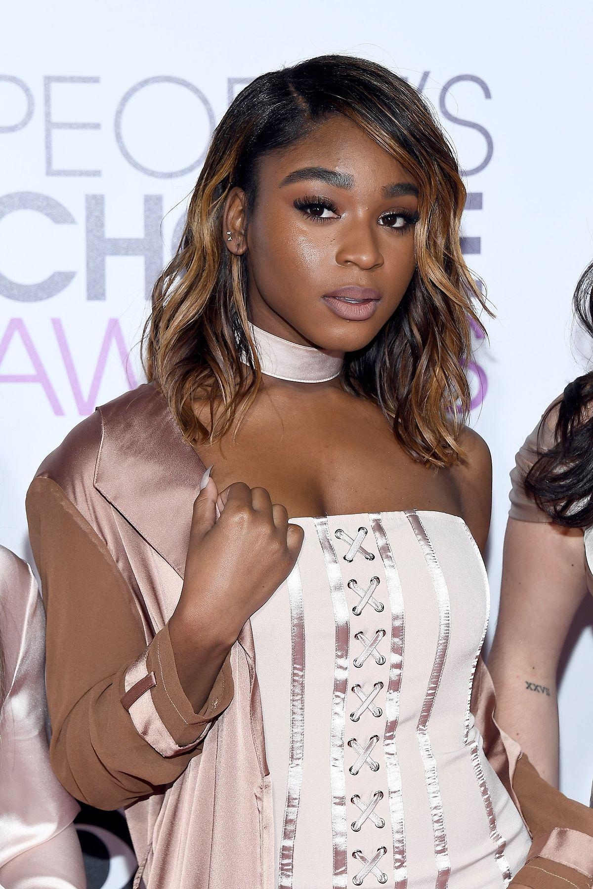 1200x1800 Normani KORDEI, Biographie et filmographie, Phone