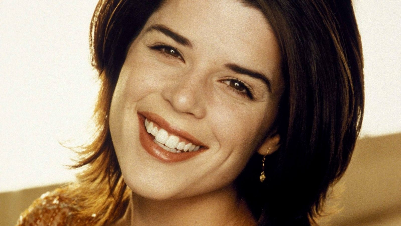 1600x900 Free download Neve Campbell [Wallpaper] [1600x1200] for your Desktop, Mobile & Tablet. Explore Chuck Campbell's Wallpaper. Chuck Campbell Wallpaper Augusta GA, Desktop