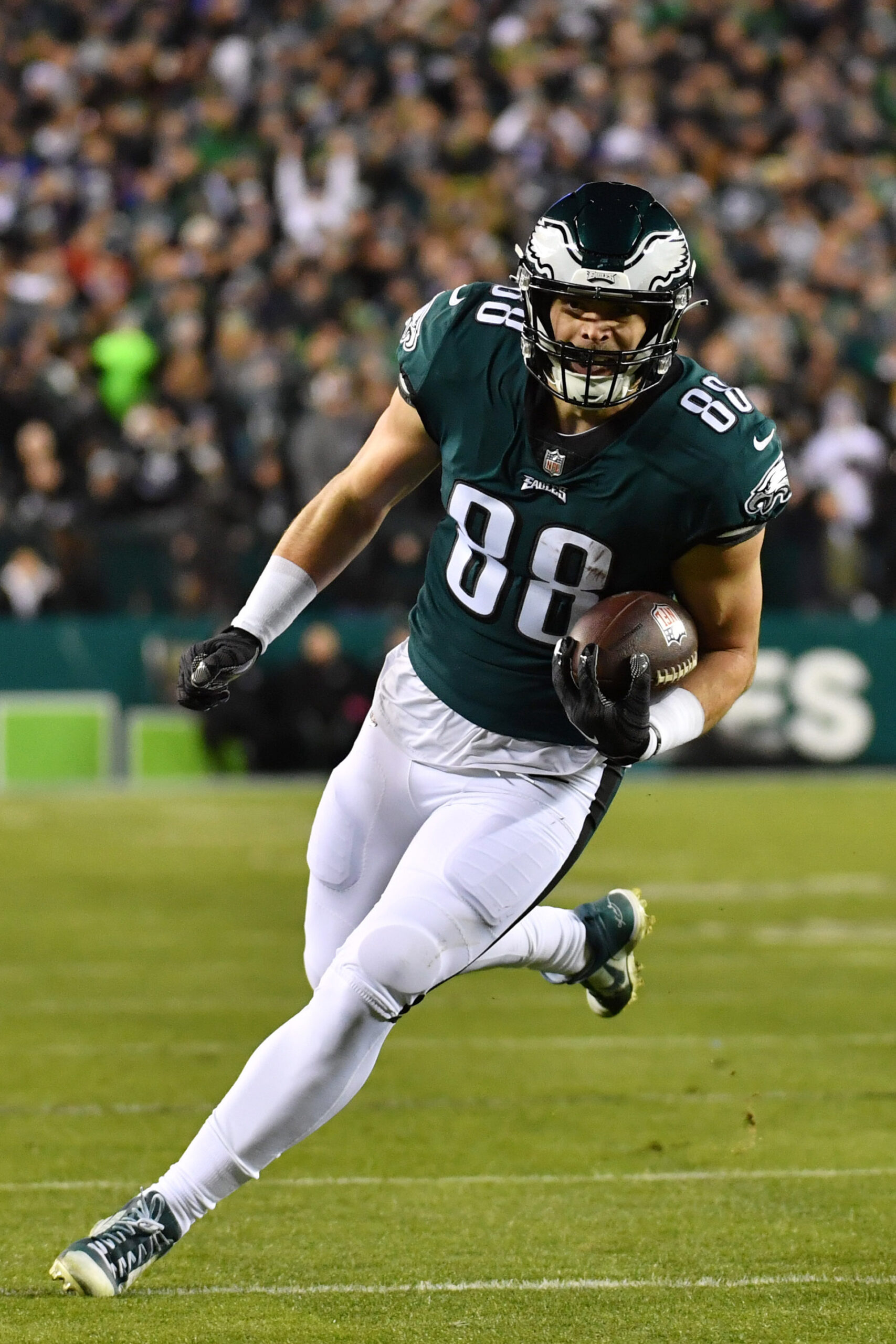 1710x2560 Eagles Expect Dallas Goedert To Avoid IR, Phone