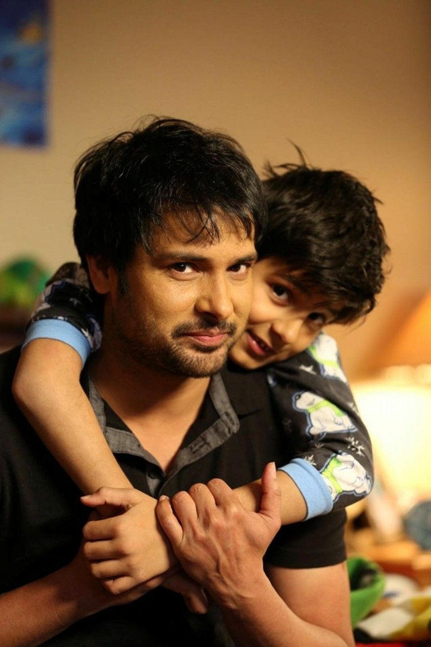 860x1280 Amrinder Gill With Child Actor, Phone