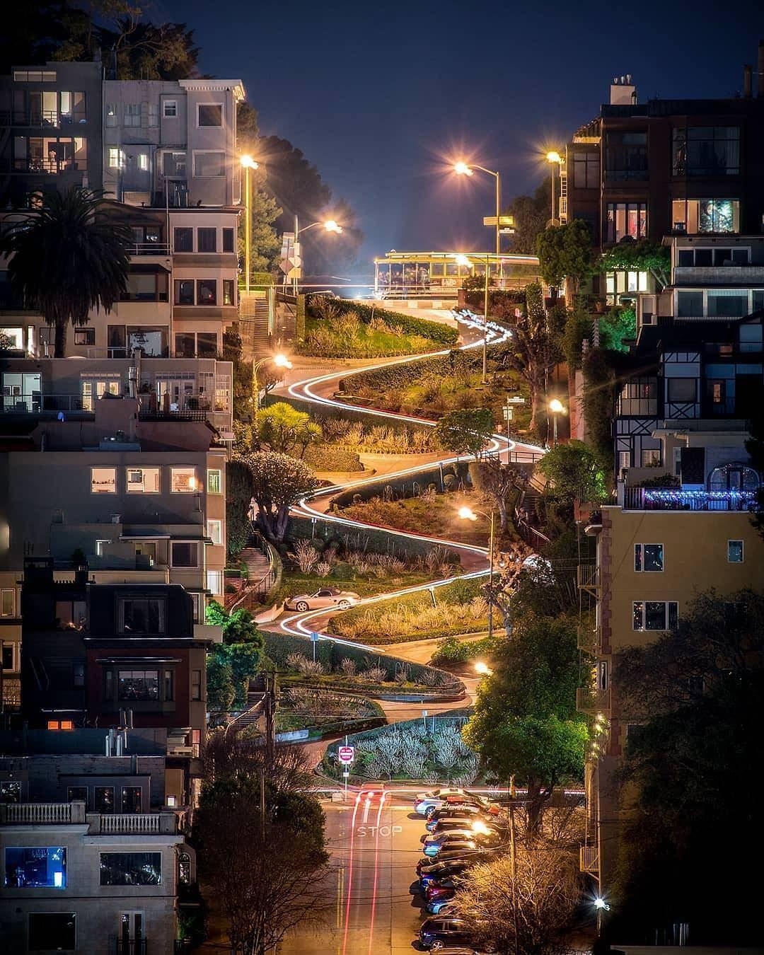 1080x1350 Beautiful night view of Lombard Street San Francisco, Phone