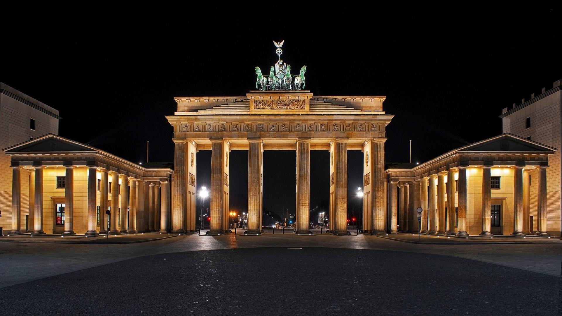 1920x1080 Brandenburg Gate Night View Photo, Desktop