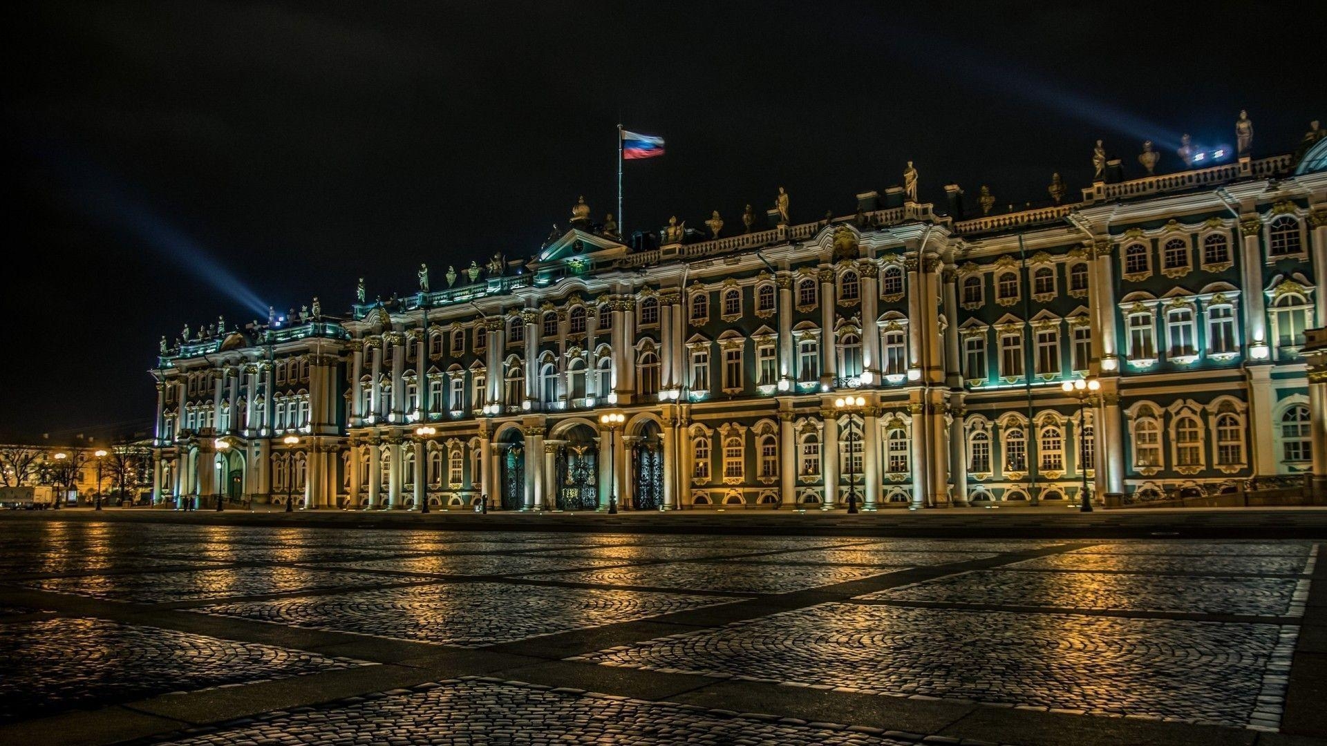 1920x1080 Palace in St. Petersburg under the Russian flag wallpaper, Desktop