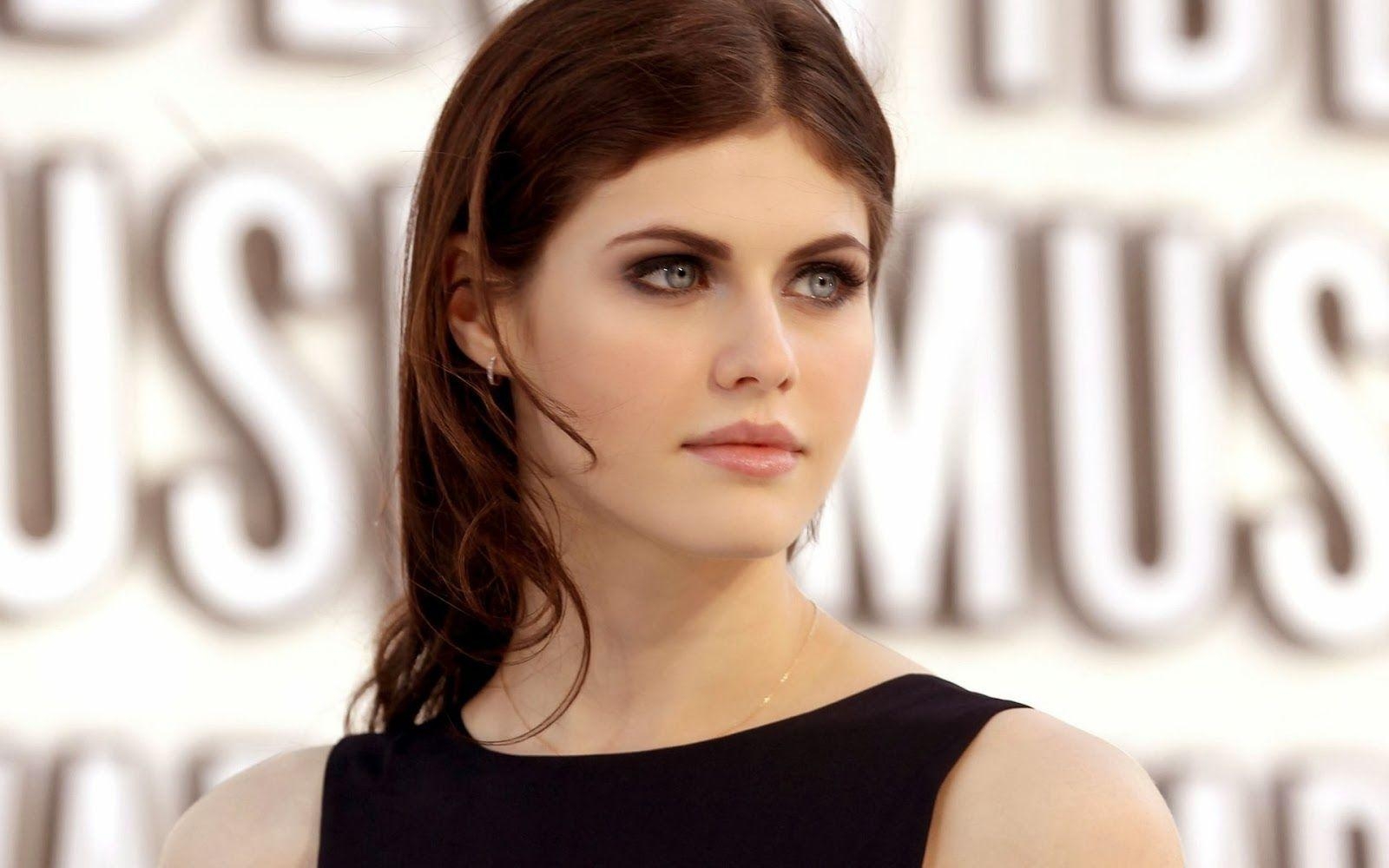 1600x1000 Alexandra Daddario HD Wallpaper Wallpaper Blog, Desktop