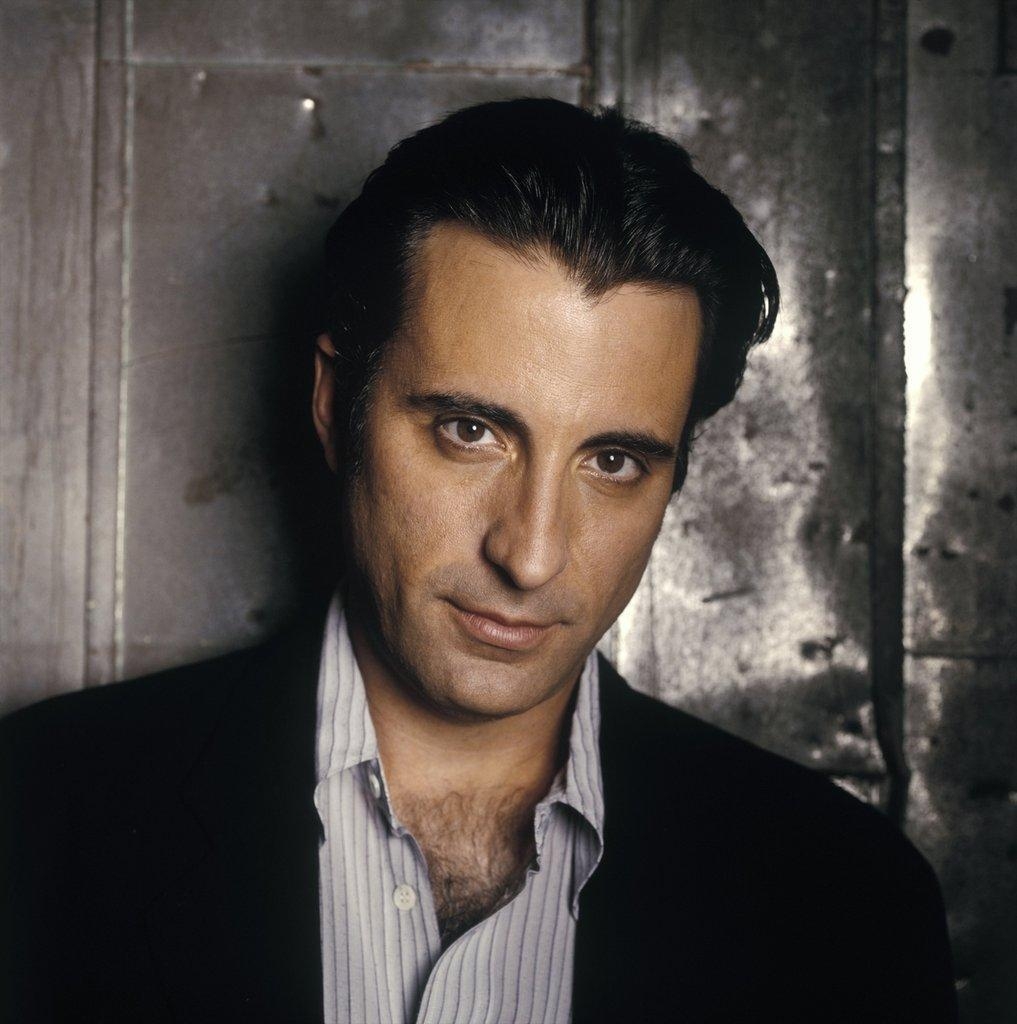 1020x1030 Andy Garcia, Stylish Cubano Americano, Phone