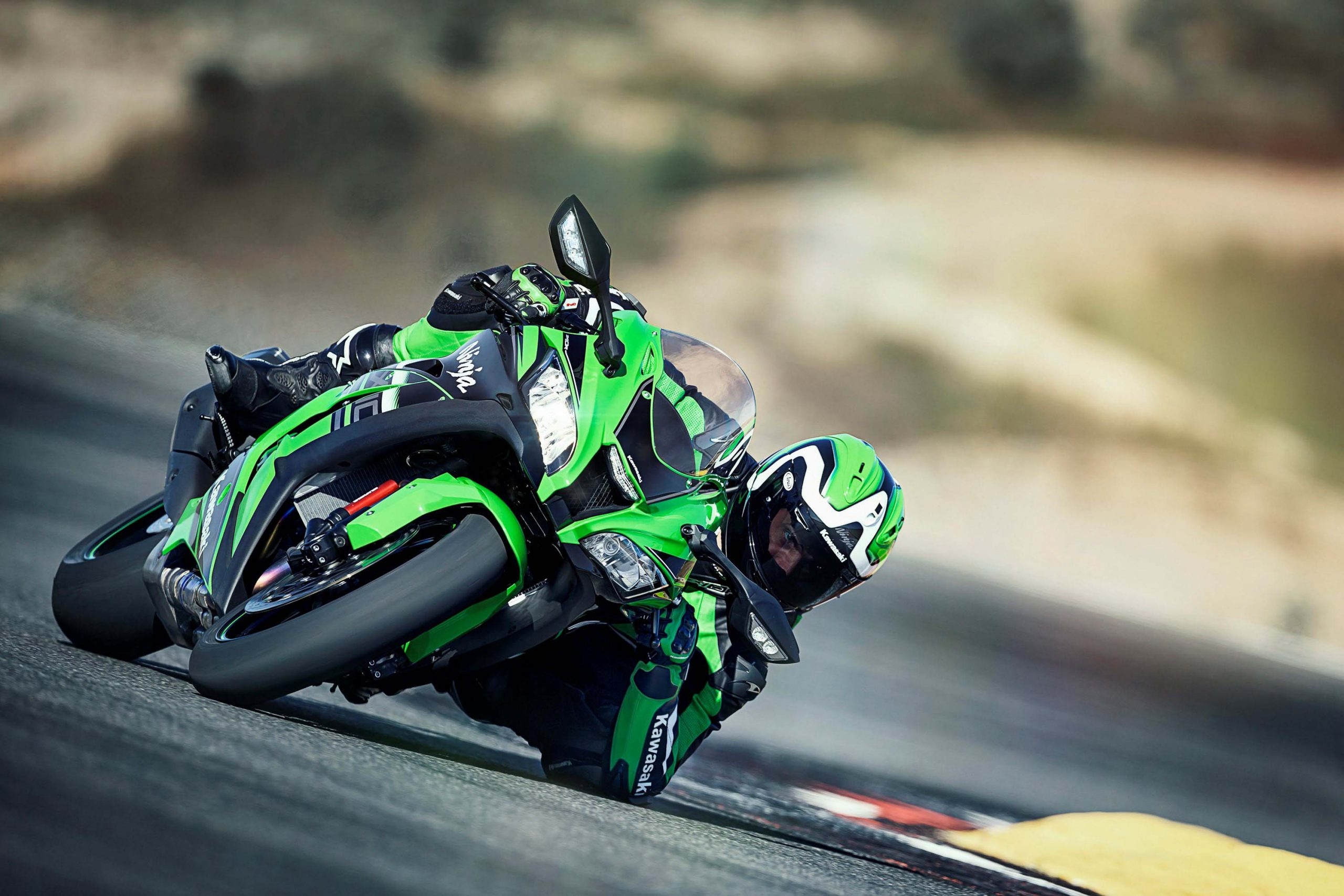 2560x1710 XXX: Kawasaki Ninja ZX 10R KRT Edition & Rubber, Desktop