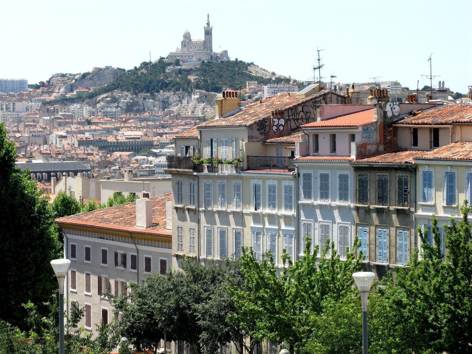 1600x1200 House against the hill in Marseille, France wallpaper and image, Desktop