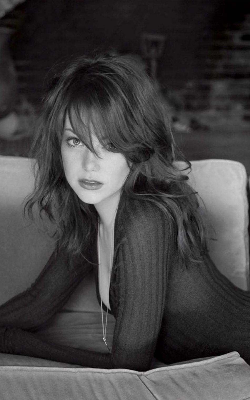 950x1520 Download Emma Stone Hot BW Photohoot Free Pure 4K Ultra HD Mobile, Phone