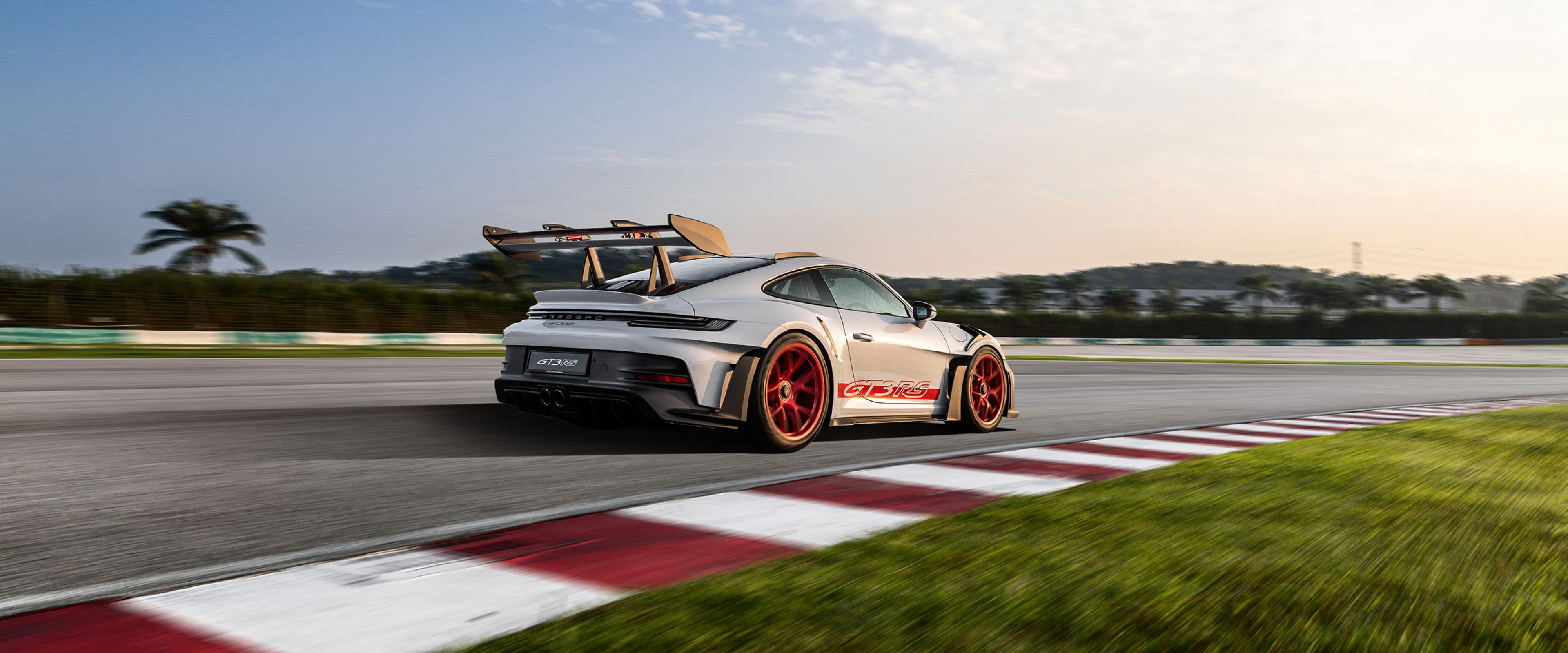 3840x1600 Porsche 911 GT3 RS, Dual Screen