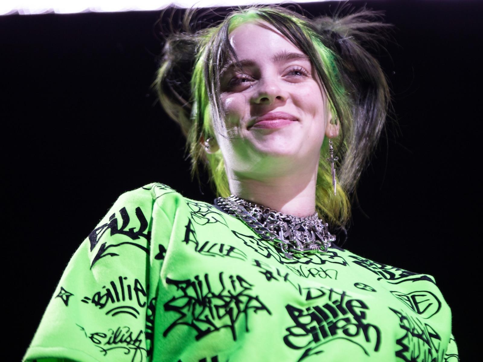 1600x1200 Sickness couldn't stop rising star Billie Eilish, Desktop