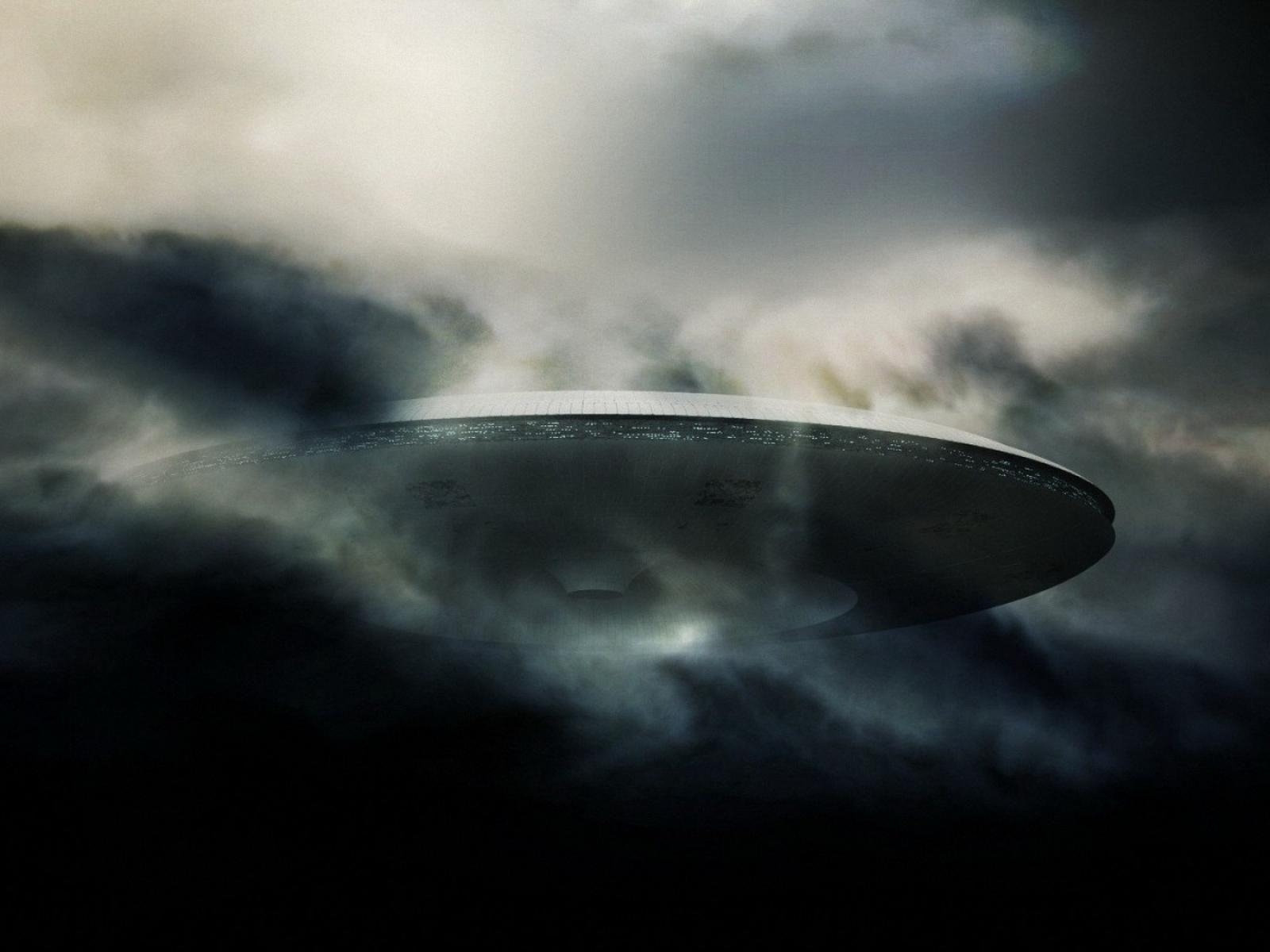 1600x1200 Ufo Wallpaper, Desktop