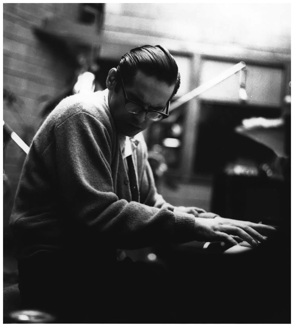 980x1090 Bill Evans. © Jazzinphoto, Phone