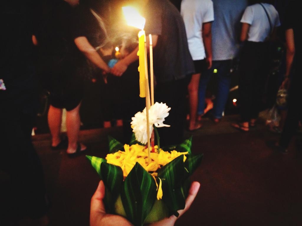 1030x770 Happy Loy Krathong Day Flower Human Body Part Human Hand R, Desktop