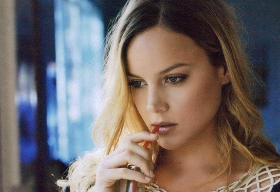 1170x810 Hollywood Actress Wallpaper: Abbie Cornish Wallpaper, Desktop