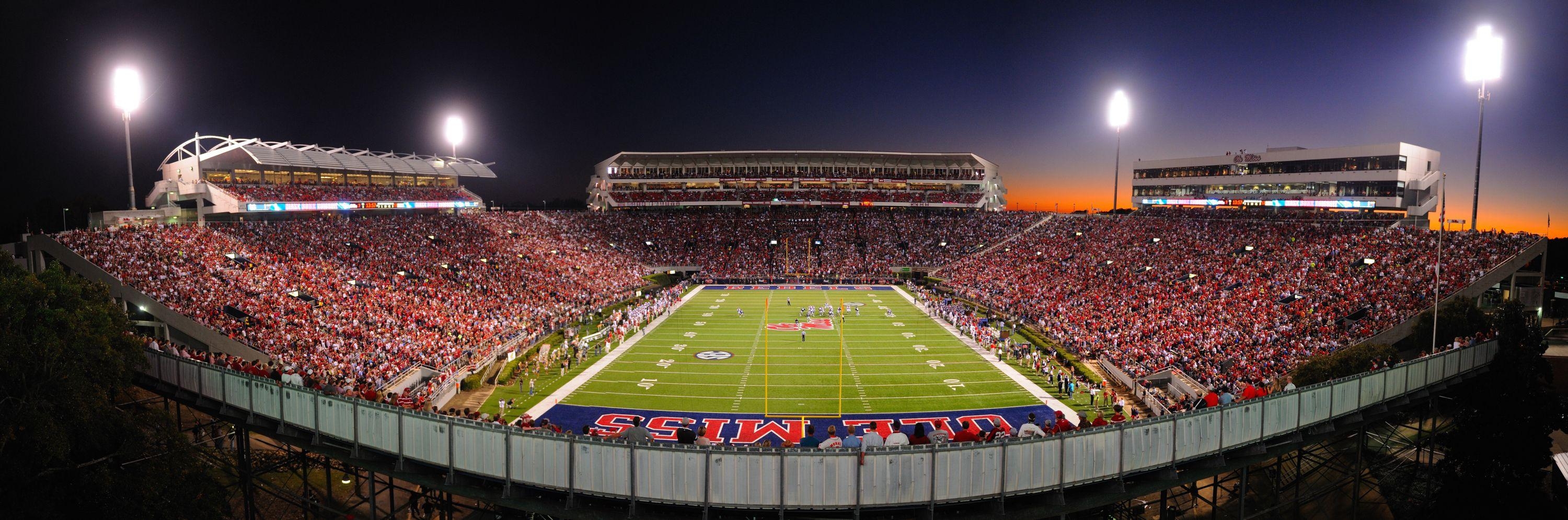 3000x1000 NCAA FB Hotty Toddy Miss Football, Dual Screen