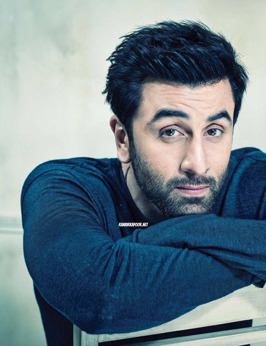 930x1200 My heart beats for him. singer photohoot ideas. Ranbir kapoor, Phone