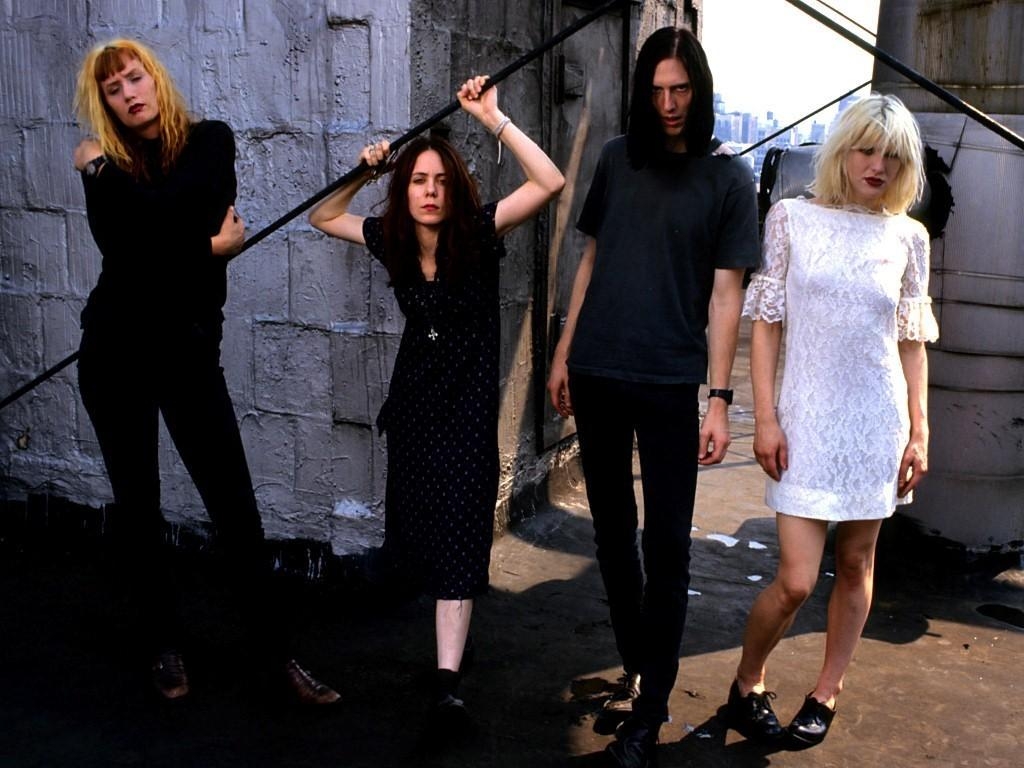 1030x770 Courtney Love wants to reunite Hole for 2015, Desktop