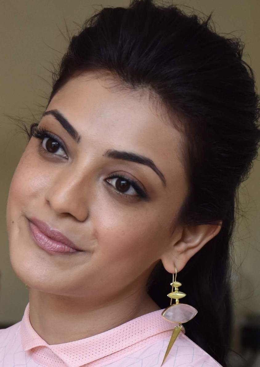 850x1200 Model Kajal Agarwal Face Close Up Photo Gallery. Kiss without, Phone