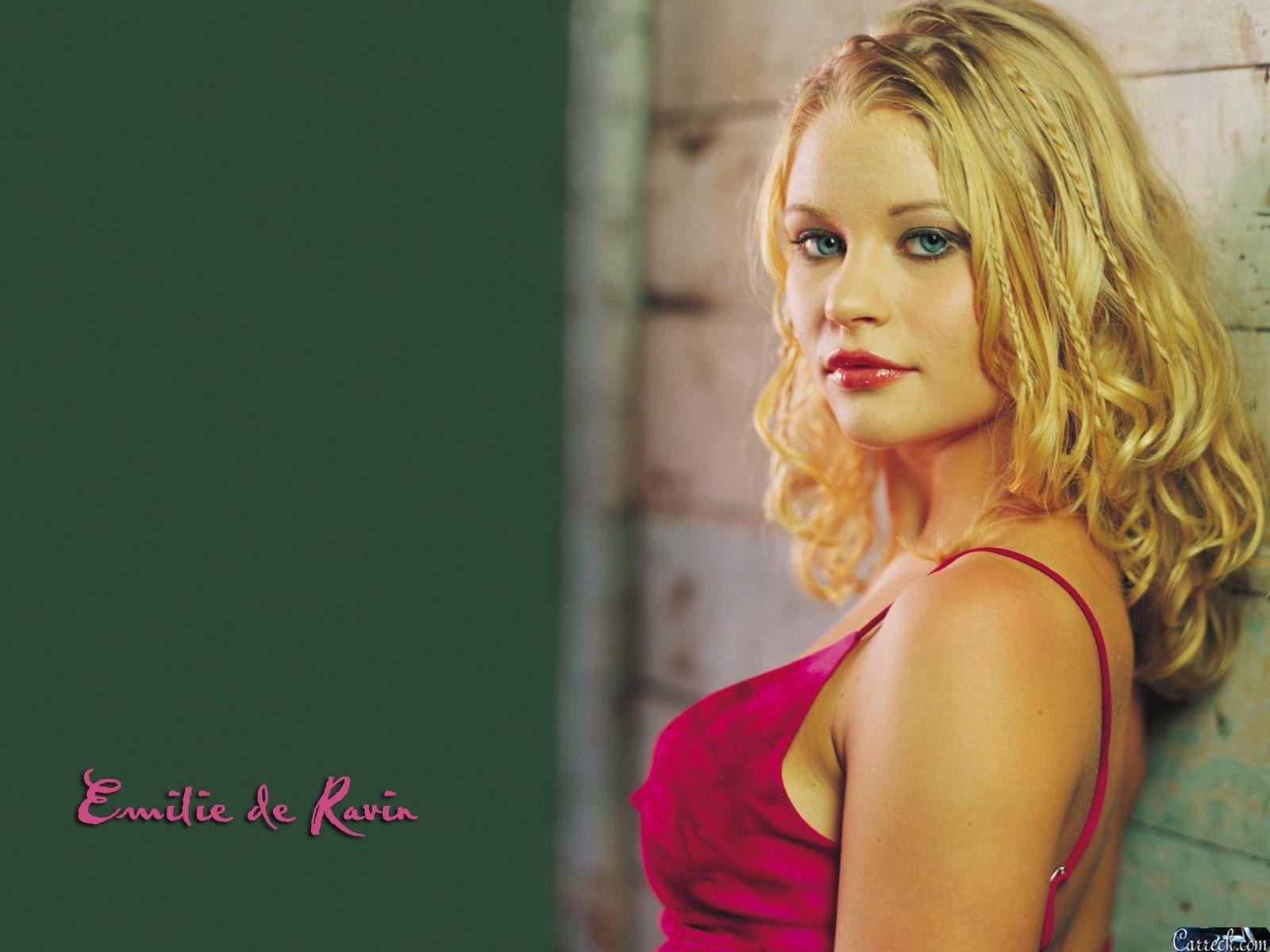 1600x1200 Emilie De Ravin Wallpaper 12 X 1200, Desktop