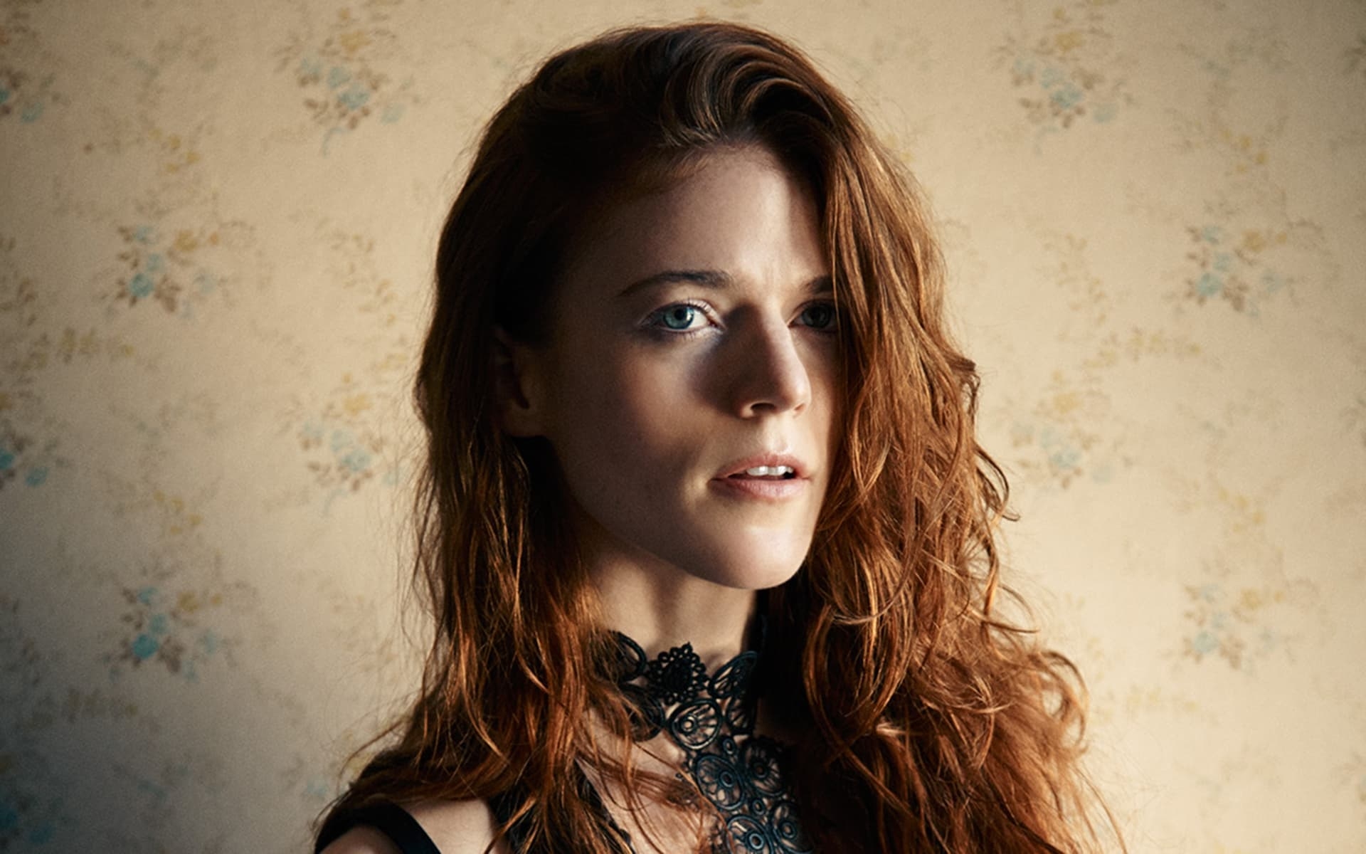 1920x1200 latest wallpaper rose leslie face high quality, Desktop