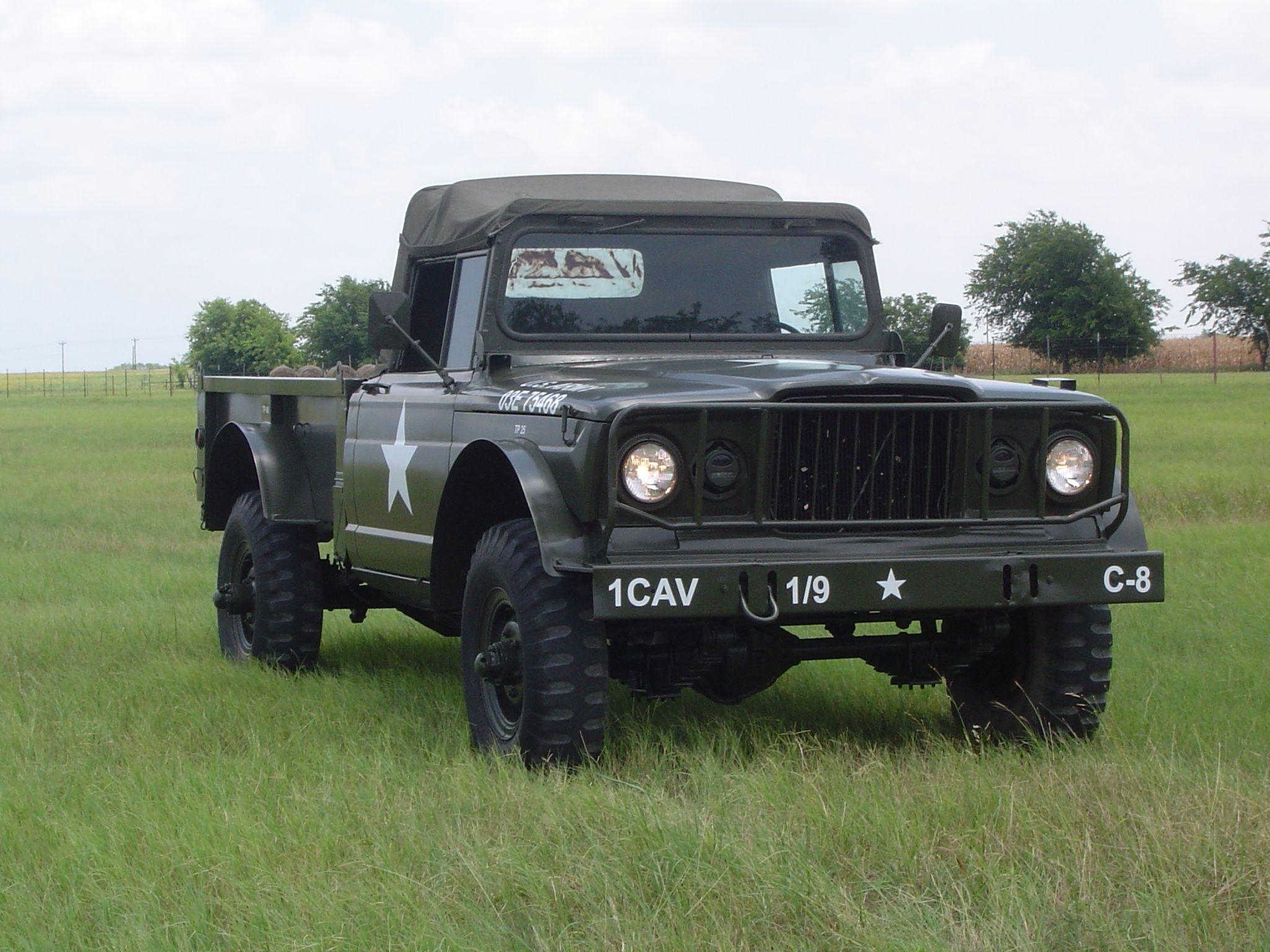 2050x1540 Old American 4x4 Iron M 715 (Jeep Gladiator) Vs. IH Scout 5, Desktop