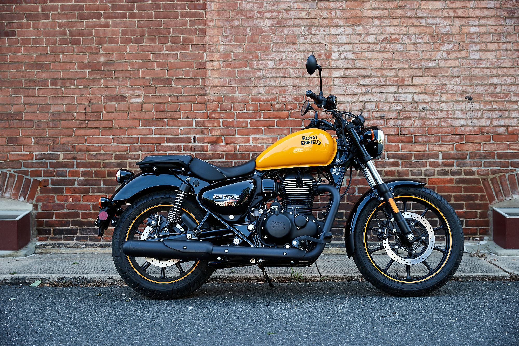 2000x1340 Royal Enfield Meteor 350 review, Desktop