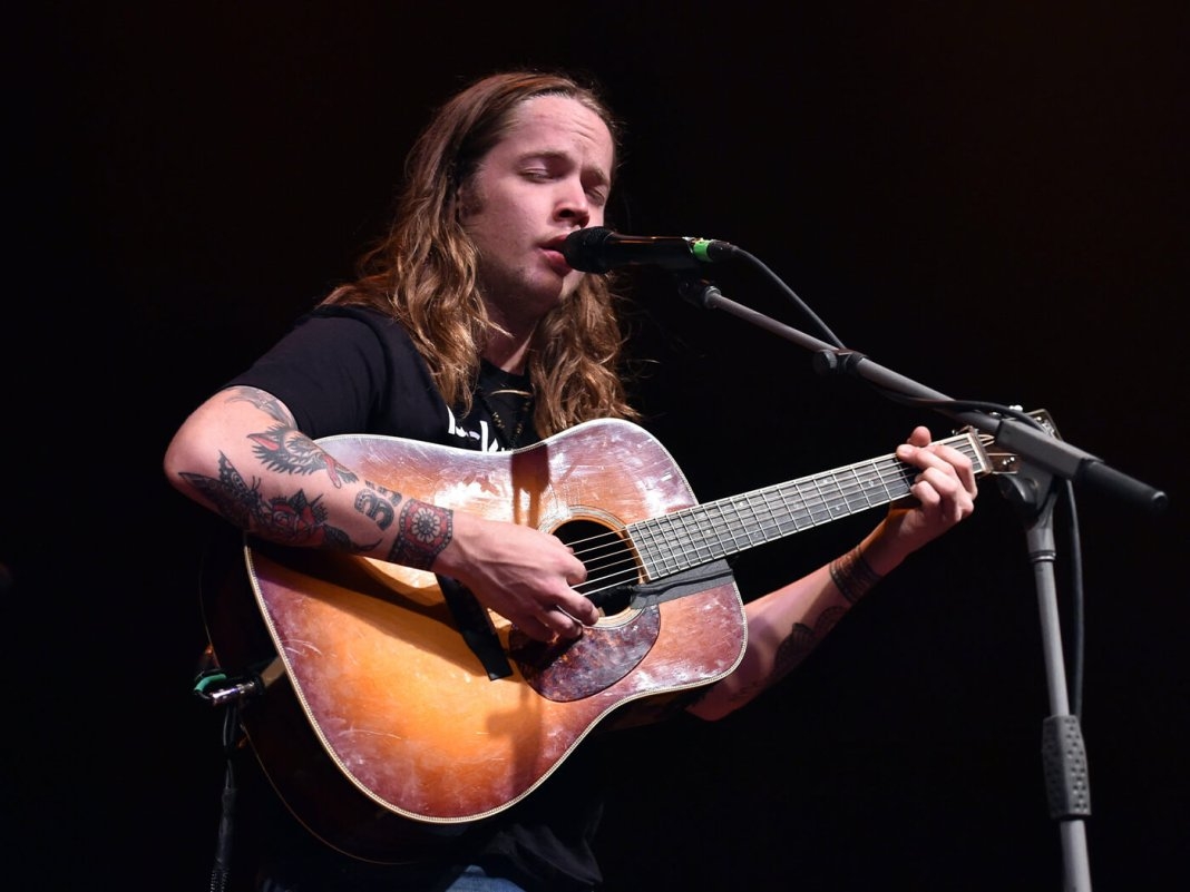 1070x810 Billy Strings Releases Anti War Single, Wargasm, Featuring Guest Rapper RMR, Desktop