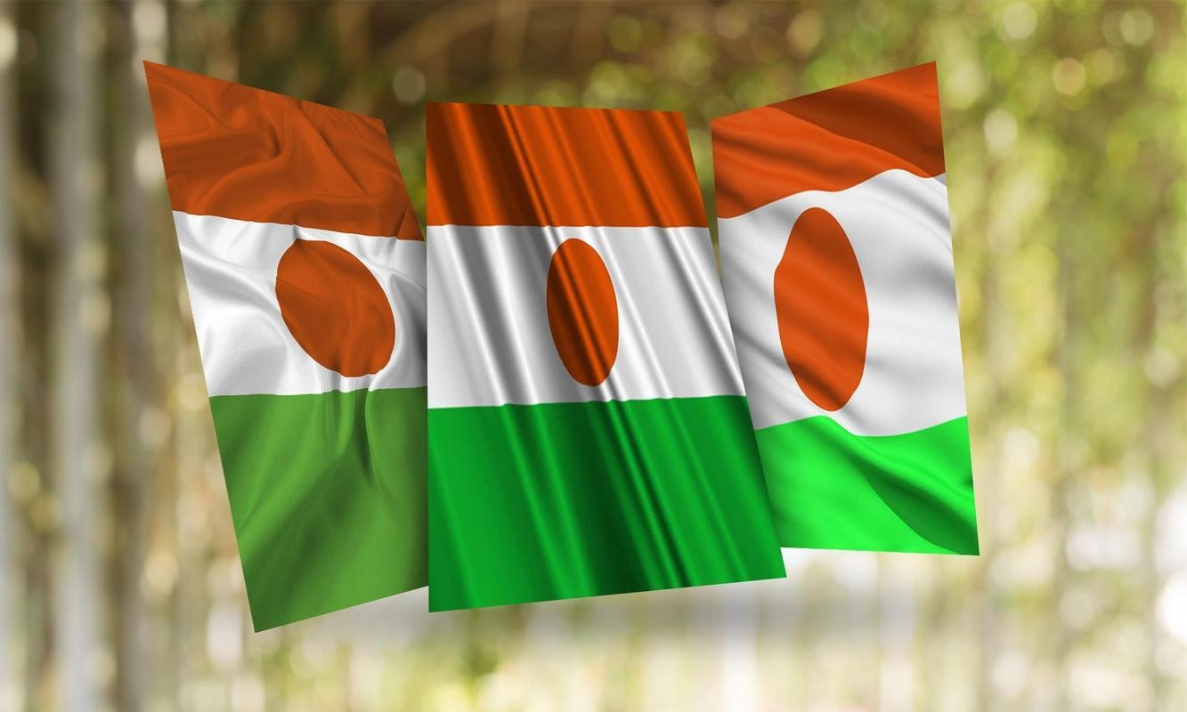 1340x800 Niger Flag Wallpaper for Android, Desktop