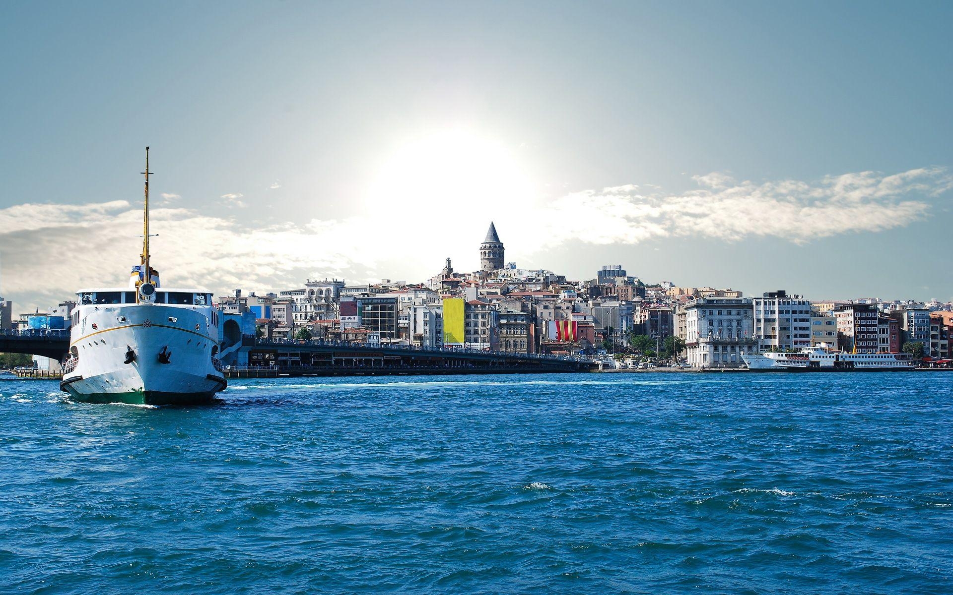 1920x1200 Ship in the bay in Istanbul wallpaper and image, Desktop