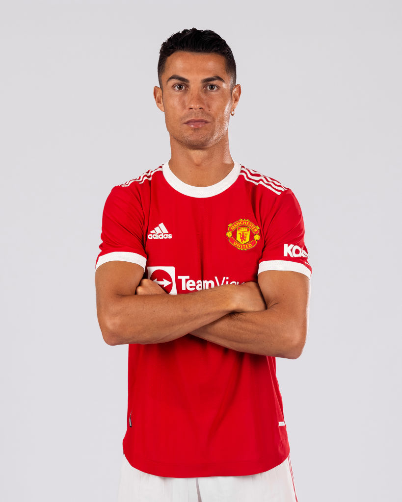 820x1030 Manchester United release photo of Cristiano Ronaldo wearing new kit, Phone