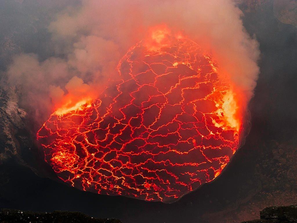 1030x770 8d lava lake and mountain gorillas / VolcanoDiscovery, Desktop