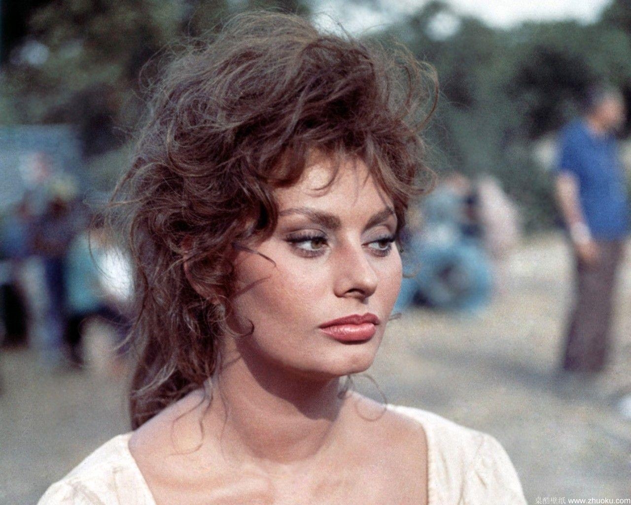 1280x1030 Female Celebrity Sophia Loren HD Wallpaper, Desktop