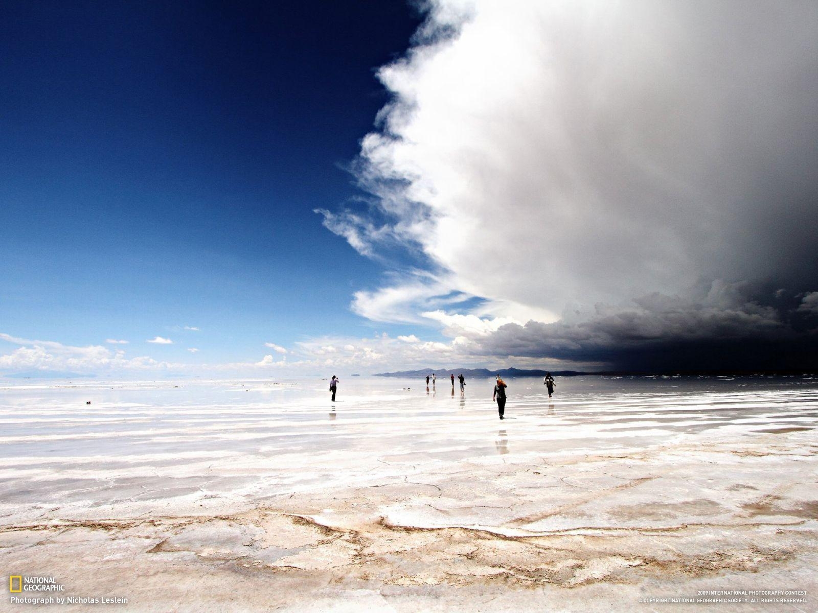 1600x1200 Amazing Photo of Salar de Uyuni, World's Largest Mirrors, Desktop