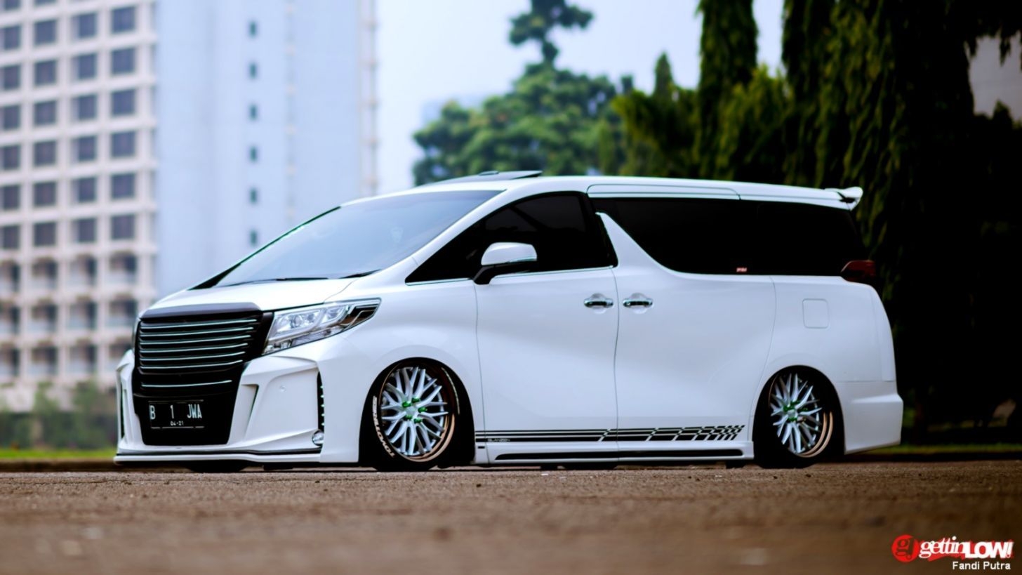 1460x820 Toyota Alphard Wallpaper Free Toyota Alphard Background, Desktop