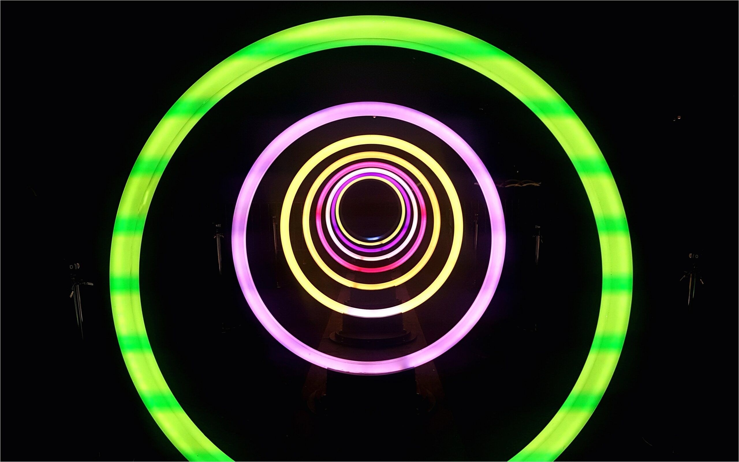 2560x1610 Neon Light Circles Wallpaper 4k. Circle light, Neon lighting, Wallpaper, Desktop