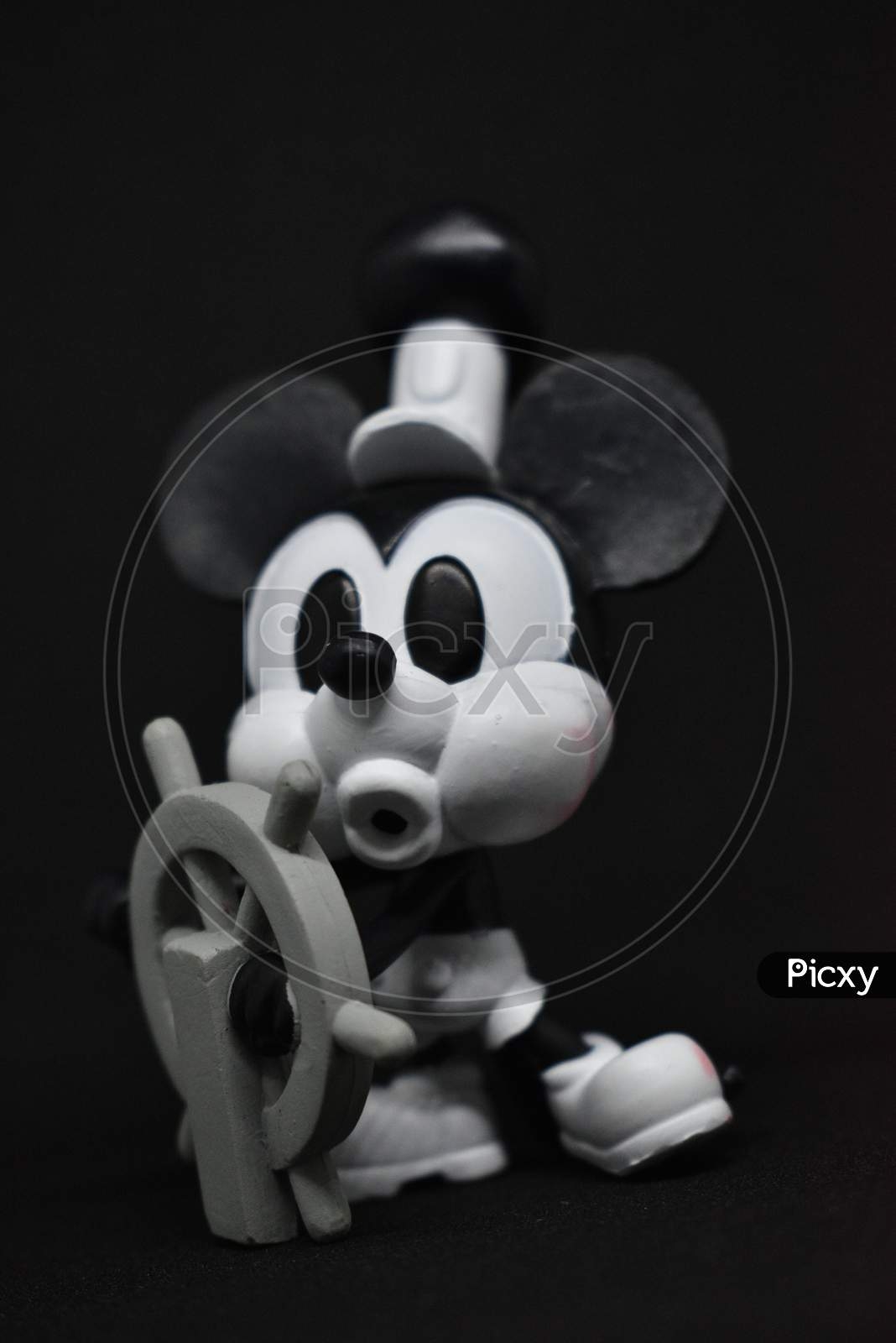 1070x1600 Image Of Steamboat Willie Mickey Mouse On Black Background. SN152518 Picxy, Phone