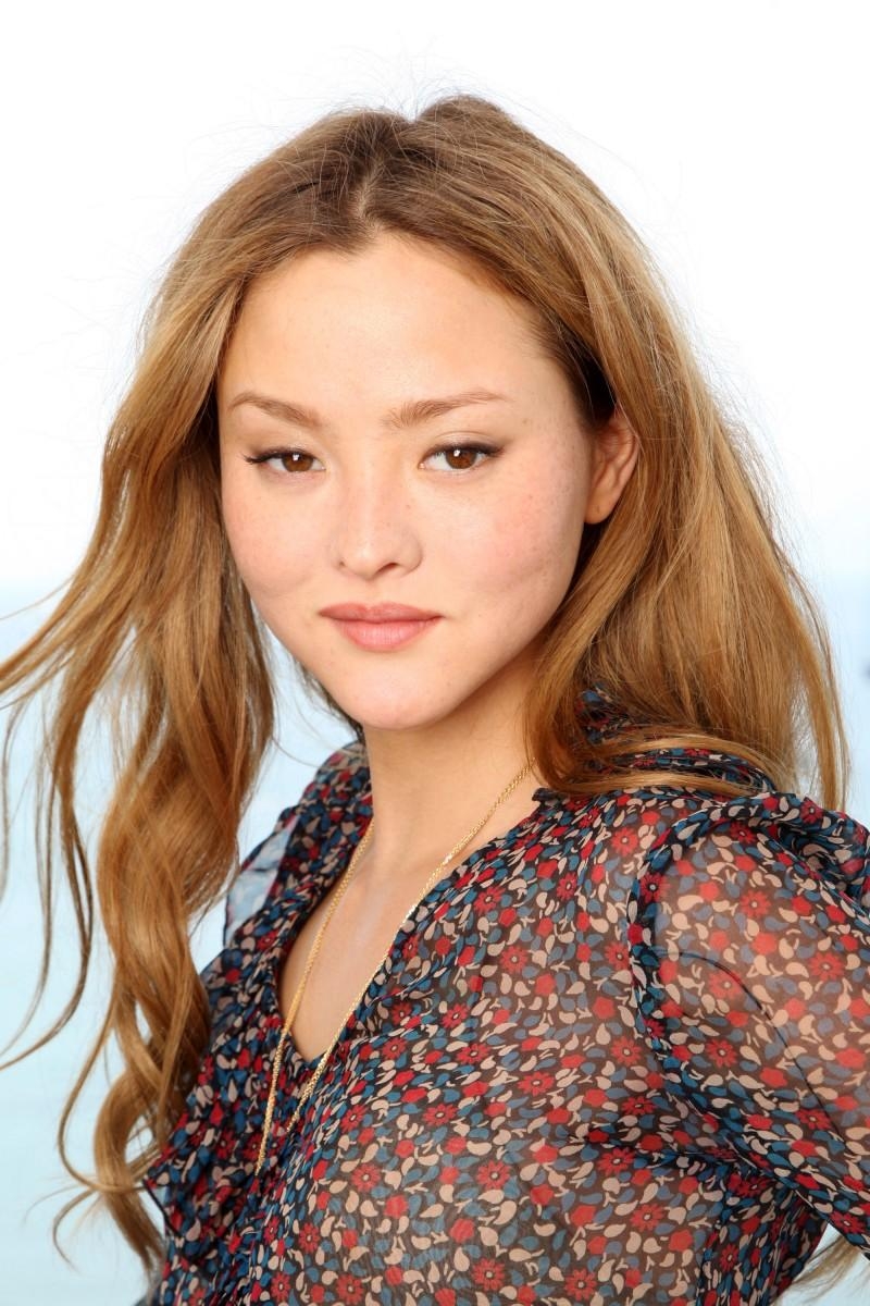 800x1200 Devon Aoki wallpaper, Phone