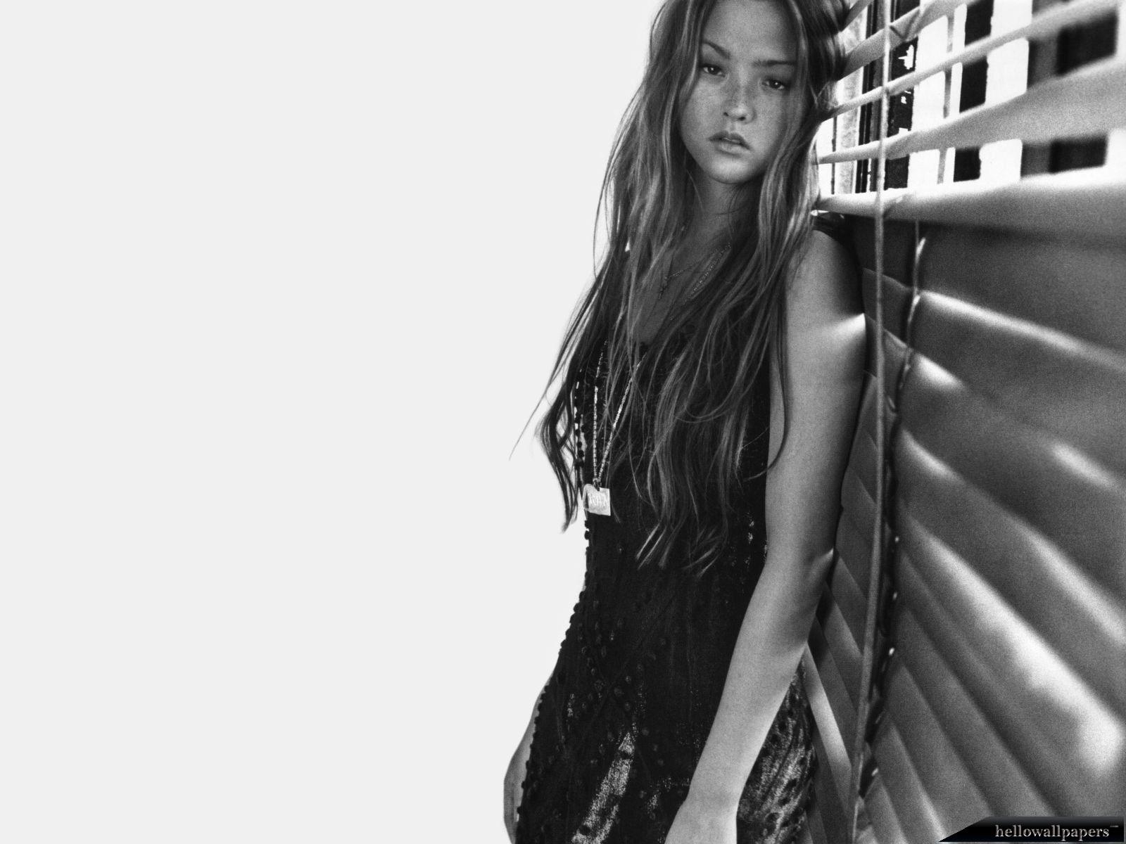 1600x1200 latest wallpaper: Devon Aoki wallpaper free download, Desktop