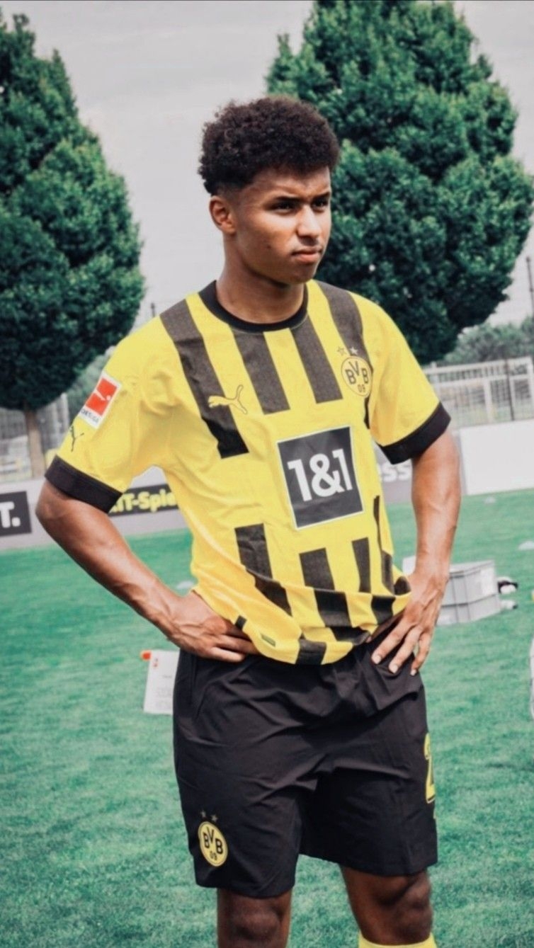 760x1340 Karim Adeyemi wallpaper. Borussia dortmund wallpaper, Borussia dortmund, Dortmund wallpaper, Phone