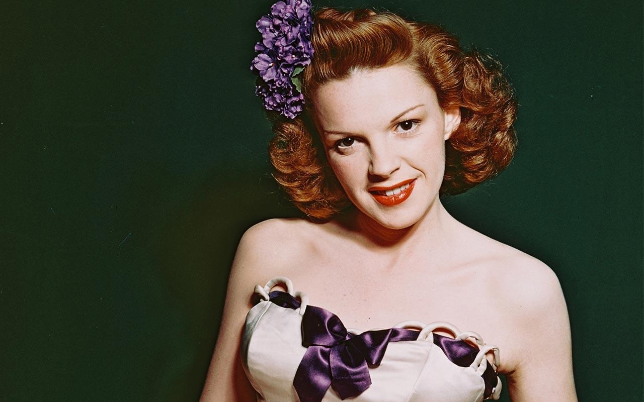 1280x800 No wizard required to buy Judy Garland's childhood home, Desktop