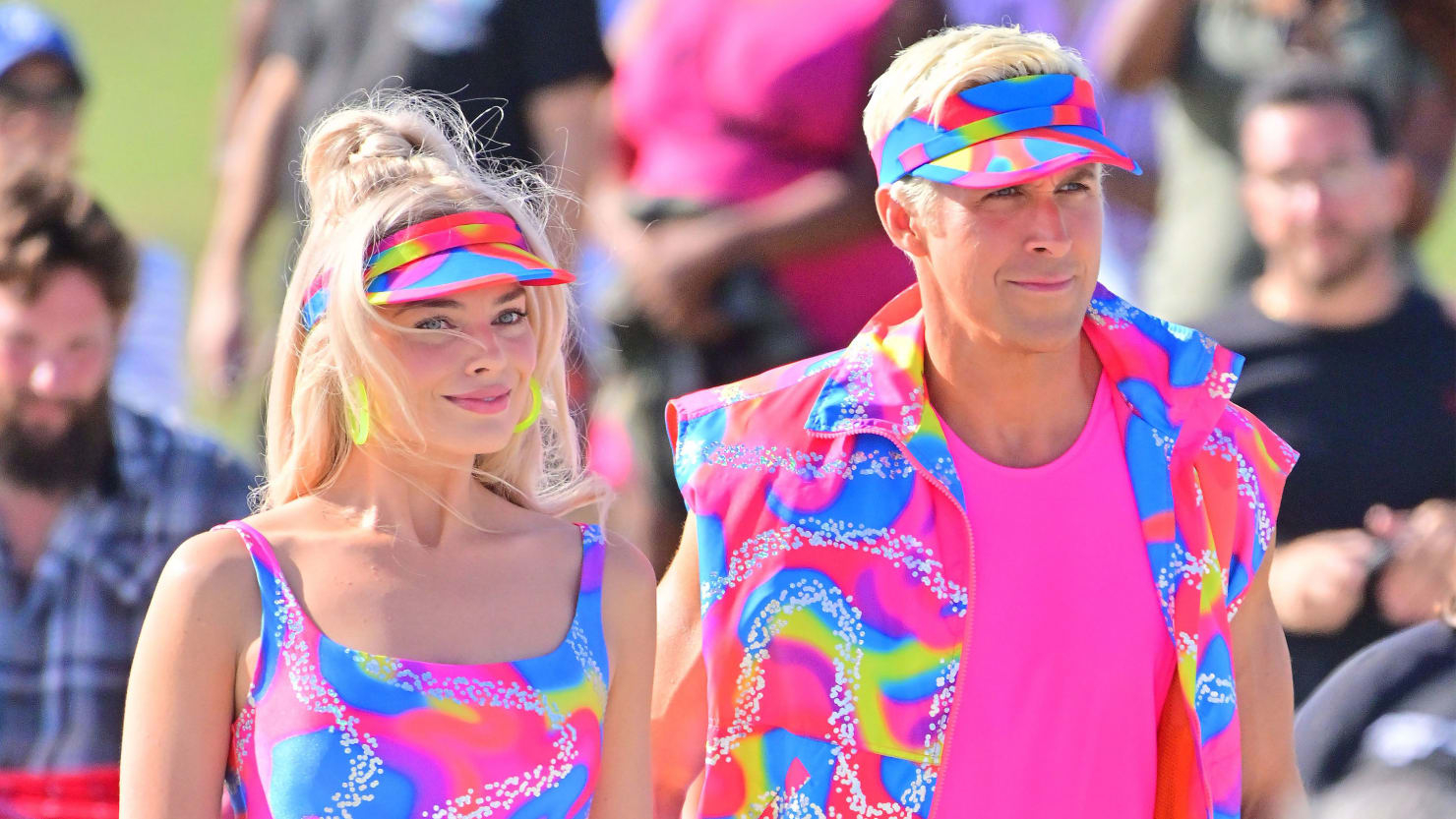 1480x840 The 'Barbie' Movie Set Photo of Margot Robbie and Ryan Gosling Have Gotten Out of Control, Desktop