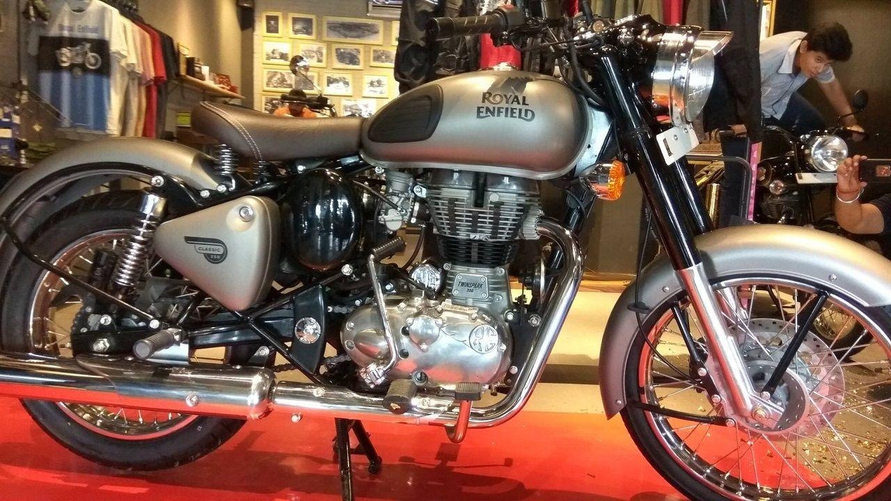 1280x720 Royal Enfield Classic 350 Gunmetal Grey, Desktop