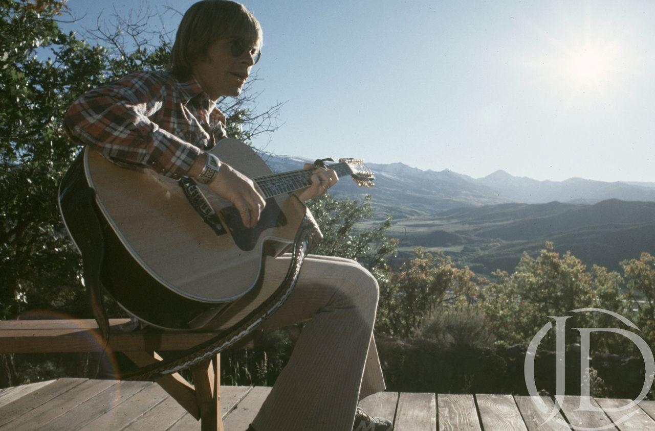 1280x850 John Denver's House Aspen Colorado. John Denver singing on his deck, Desktop