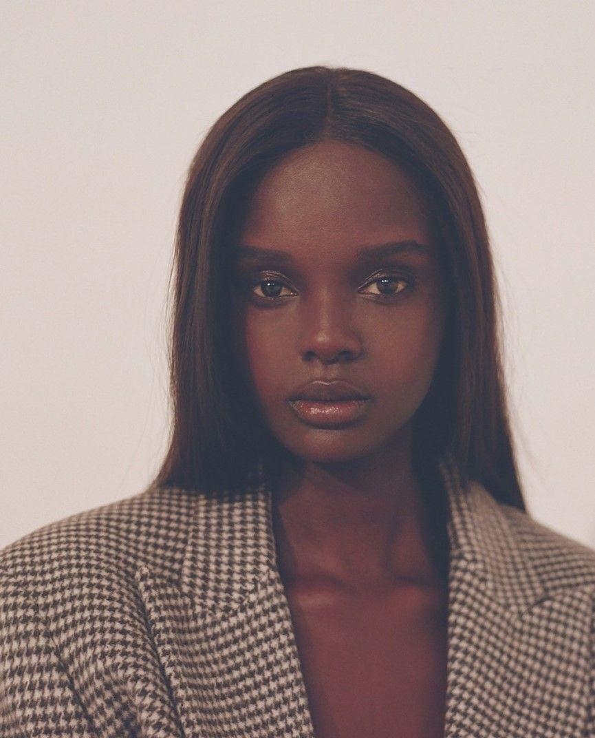 870x1080 Duckie Thot photographed by Gadir Rajab for Oyster Magazine. a, Phone