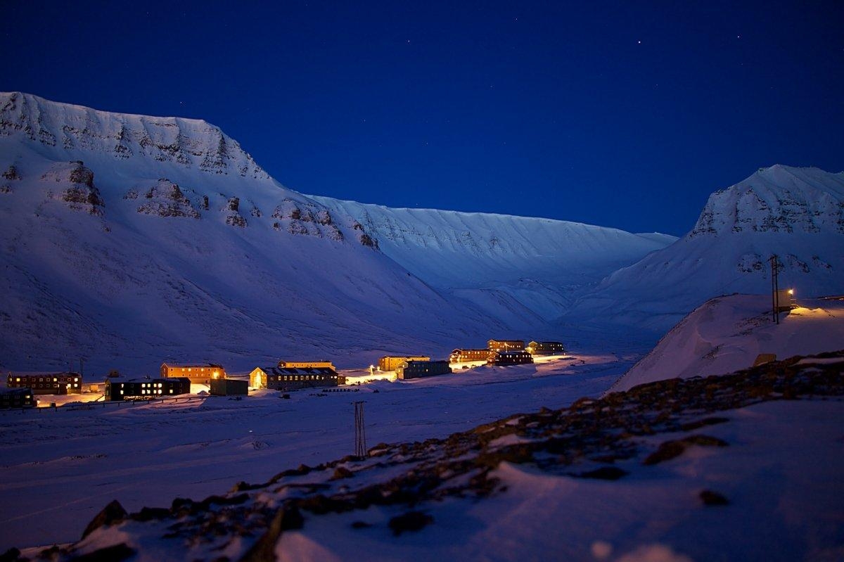 1200x800 Svalbard and Longyearbyen, Desktop