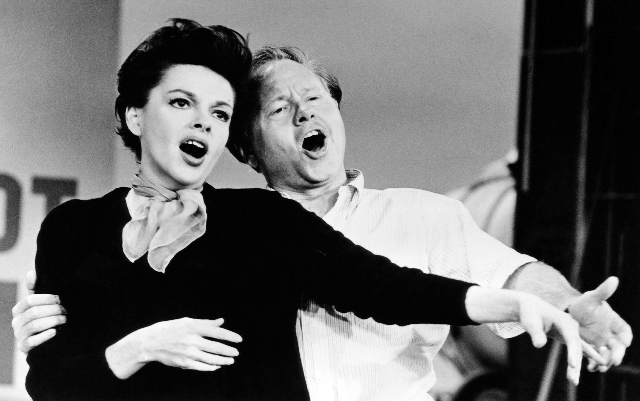 2050x1290 Judy Garland and Mickey Rooney wallpaper 2018 in Woman, Desktop